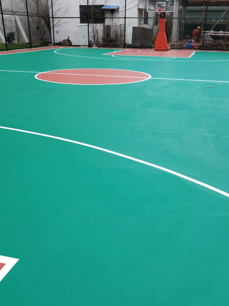 沁阳 球场长期使用易出现地面开裂